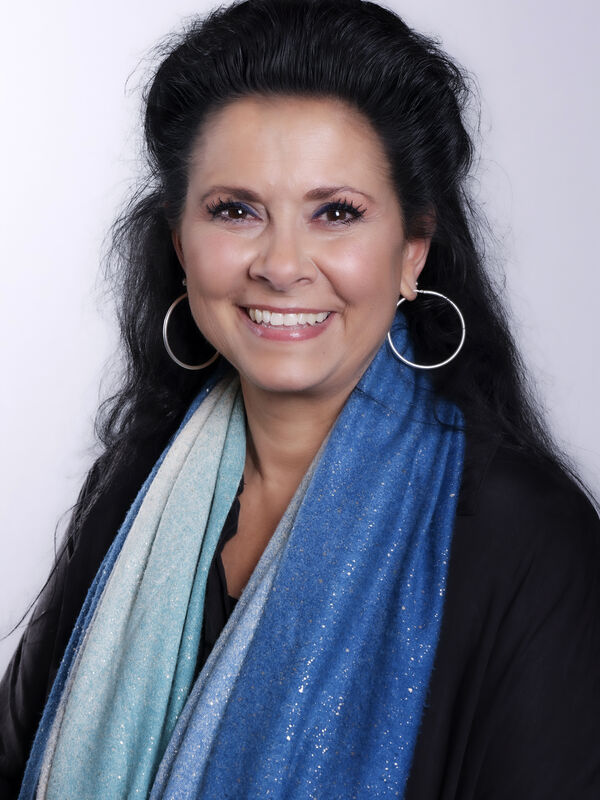 Pasfoto van Nini Bos